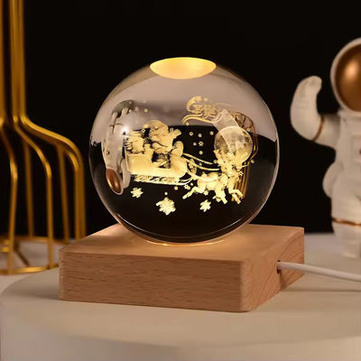 3D lazerle kazınmış kristal topu LED aydınlatma ile ahşap tabanlı kristal topu hatıra