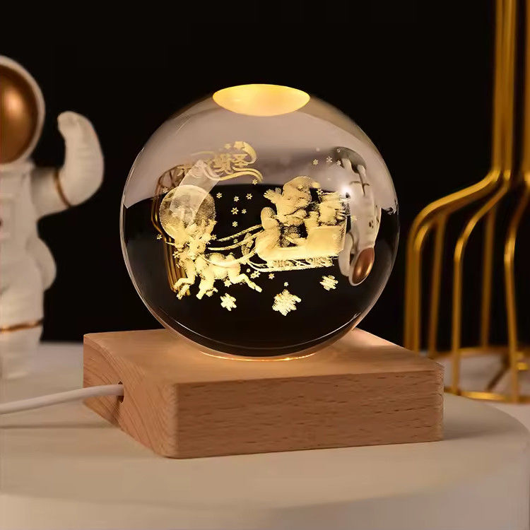 Ahşap USB Güçlü LED Işık Kristal Top Heykel Sanat Stand Masa Dekorasyonları